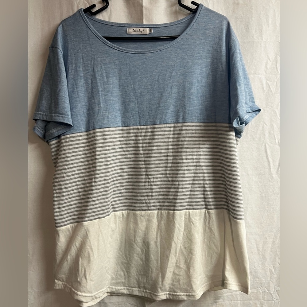 YunJey women’s tee shirt 2XL